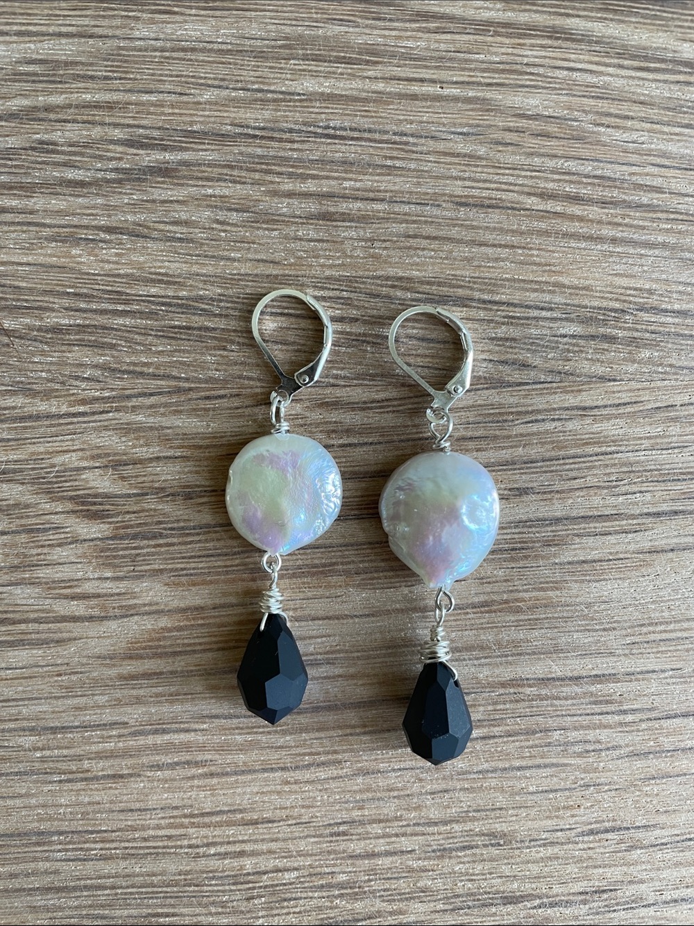 HAND CRAFTED FRESHWATER COIN PEARL & MATTE NAVY BRIOLETTE EARRINGS - Picture 6 of 12